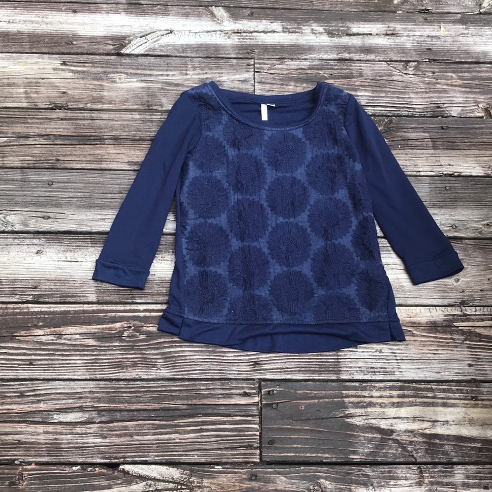 Blue 3/4 Quarter Length Top With Floral Detail